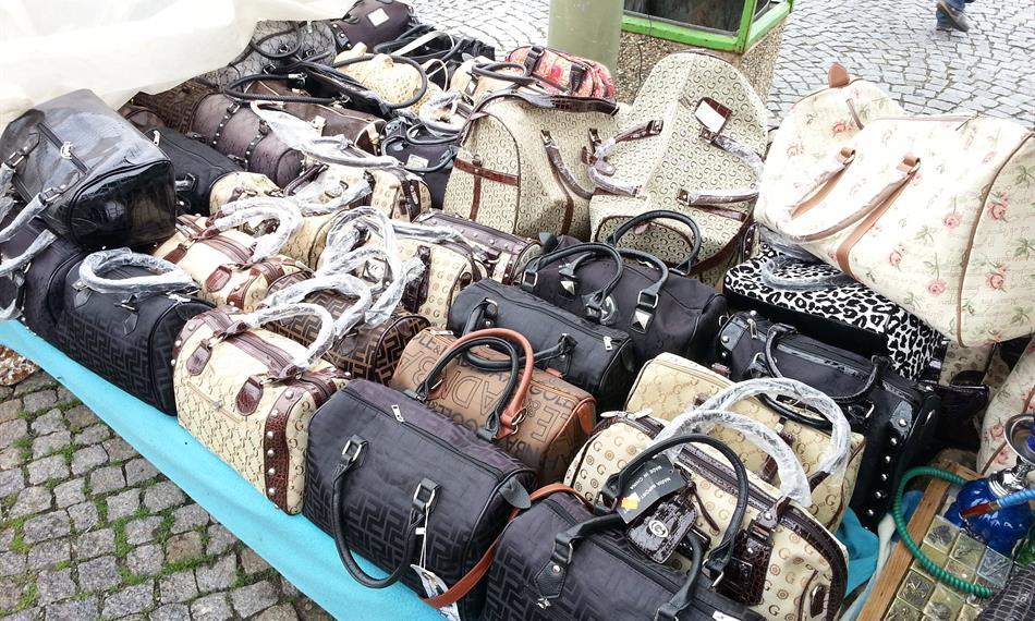 2013-8-29-1349Holešovice padělky (5).jpg